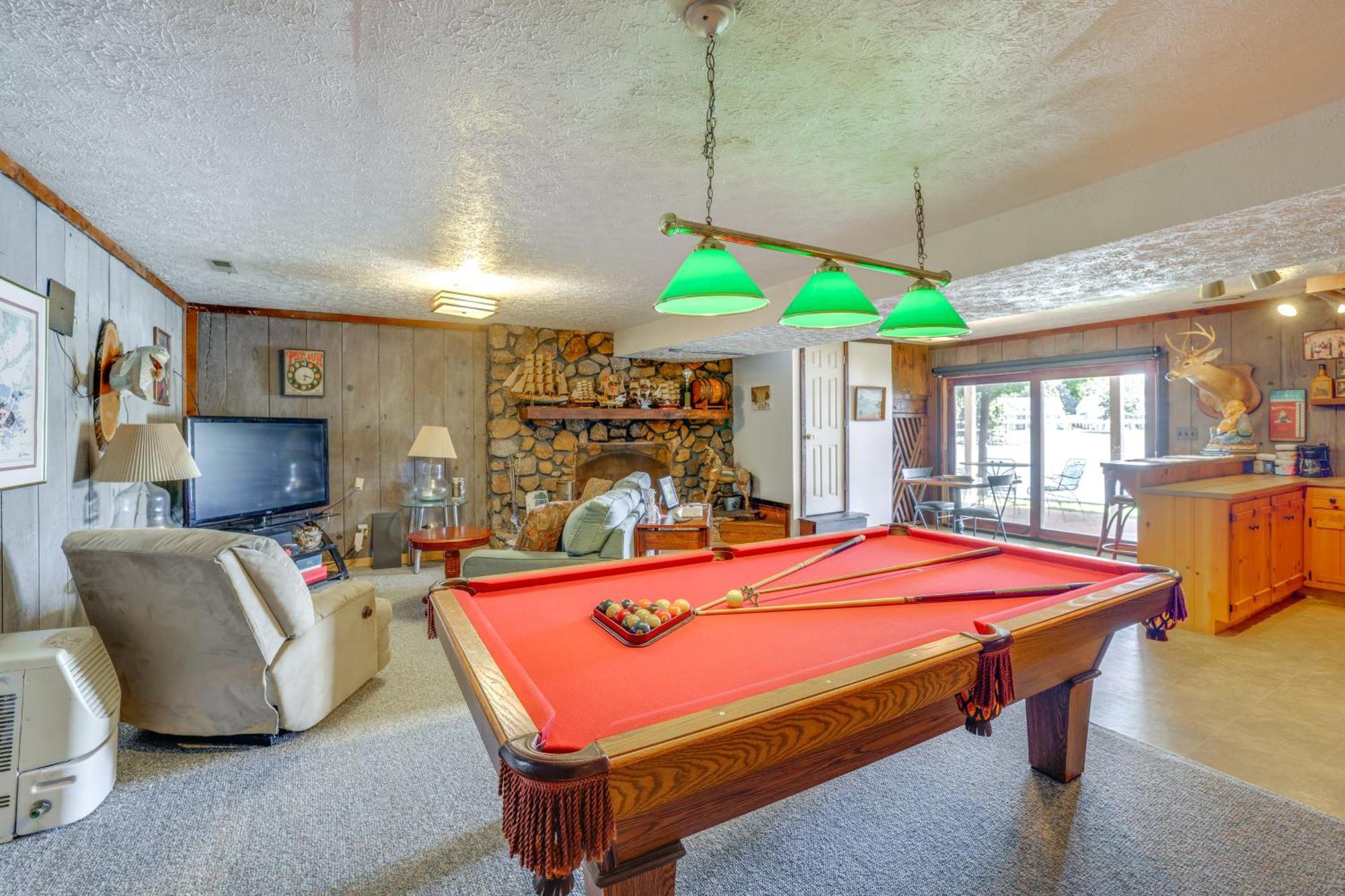 Smith Mountain Lake Retreat With Private Beach! Huddleston Exterior foto